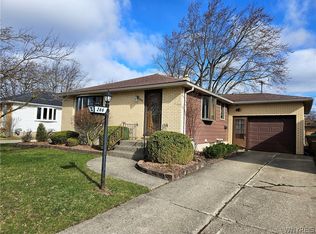 266 Lydia Ln, Cheektowaga, NY 14225