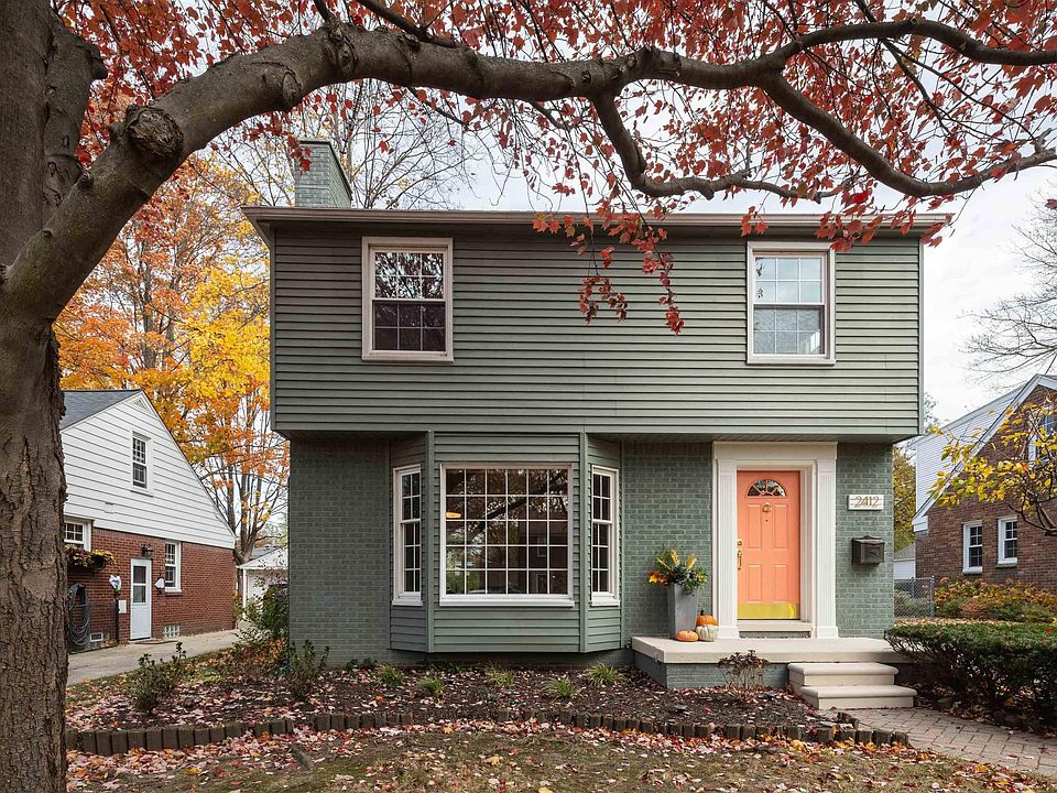1st image of 2412 Clawson Ave
