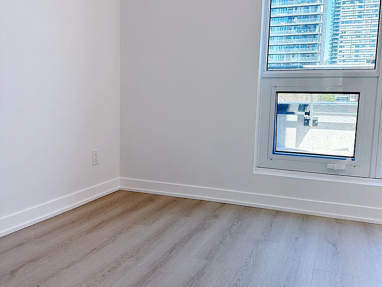 100 Queen St E #603 — Photo 12