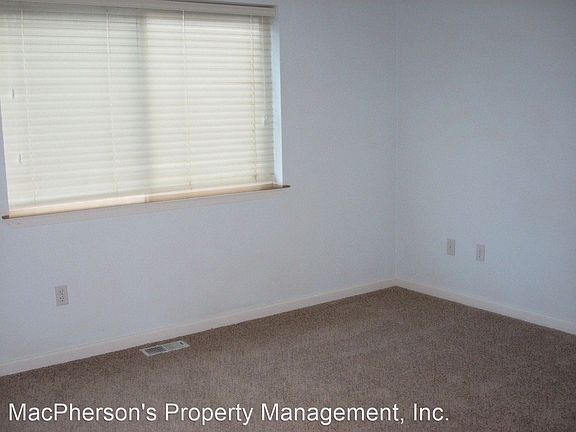4th image of 8609 76th Ave NE