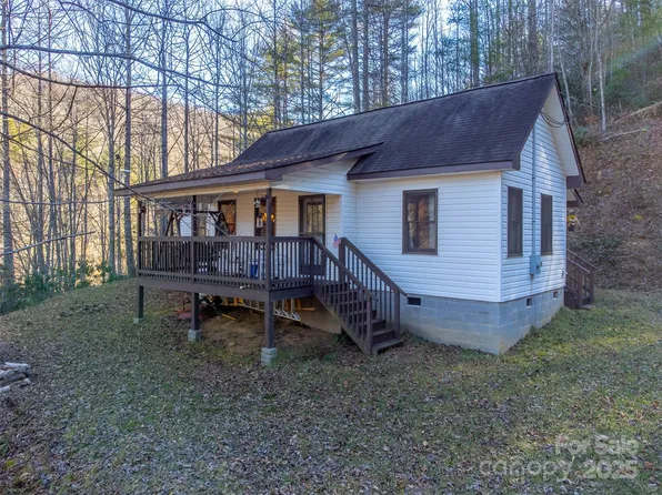 109 Hog Cove Rd, Sylva, NC 28779