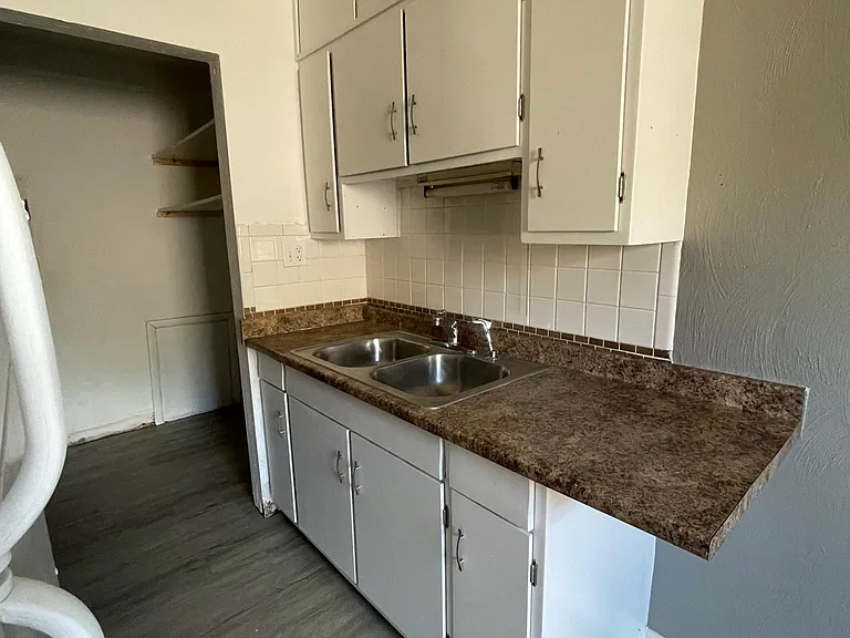 1300 Highland Ave #B — Photo 3