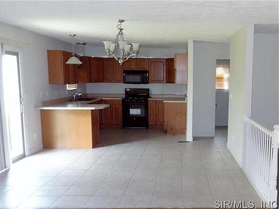 4th image of 80 Wren Dr