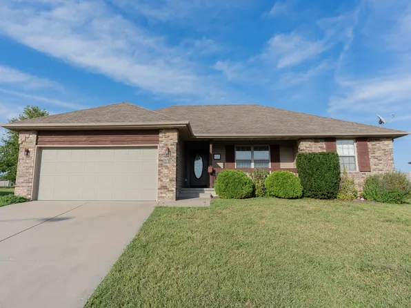 302 Ashton Avenue, Clever, MO 65631