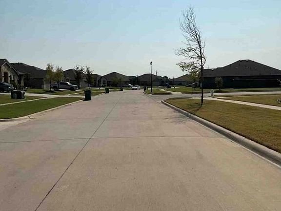 Exterior Neighborhood (street photo)