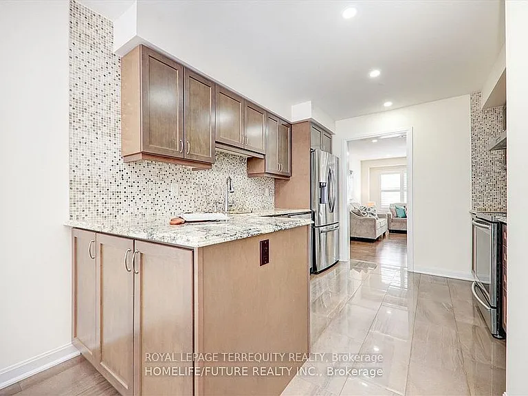 2412 Fall Harvest Cres — Photo 19