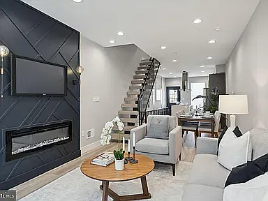 1838 E Oakdale St — Photo 2