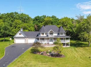 13176 Twelve Oaks Rdg, Roscoe, IL 61073