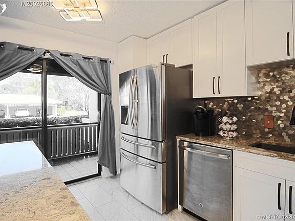4th image of 4061 SW Parkgate Blvd #1-3