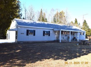 26967 S Point Aux Frenes Rd, Goetzville, MI 49736