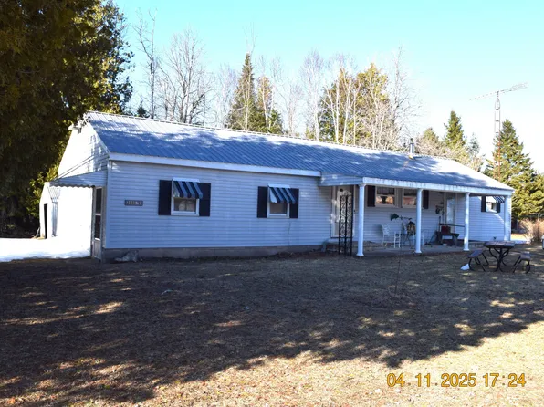 26967 S Point Aux Frenes Rd, Goetzville, MI 49736