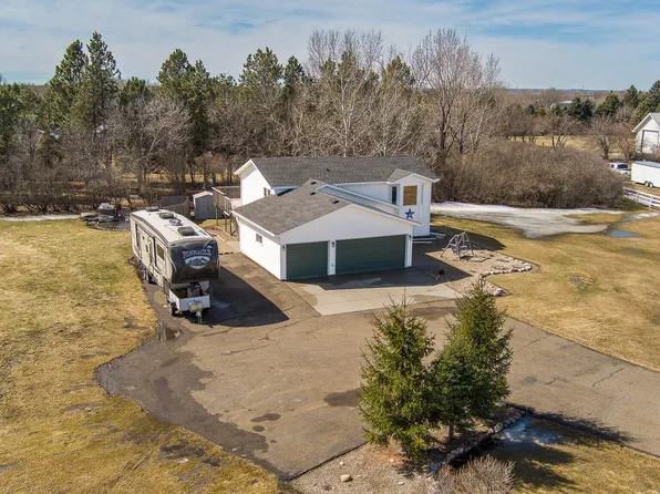 7825 Belmont Ln, Bismarck, ND 58501