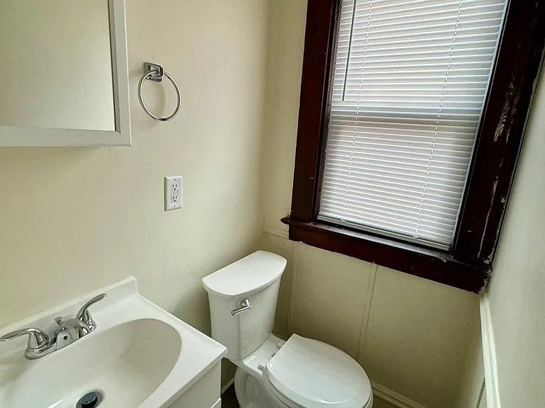 161 Pine St #2 — Photo 10