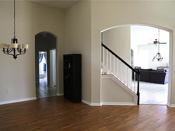 2nd image of 468 Denise St