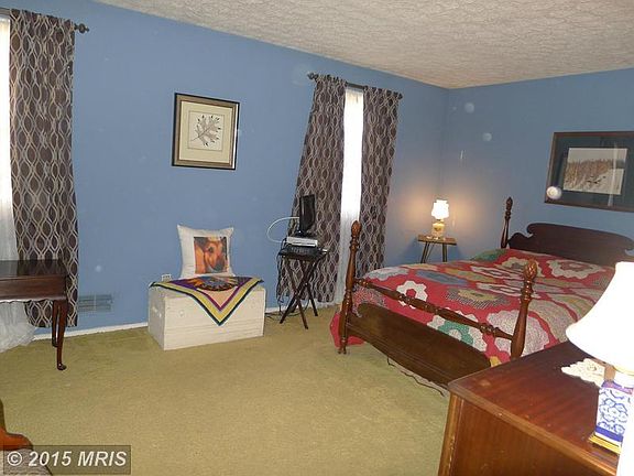 3rd image of 227 Scotts Manor Dr