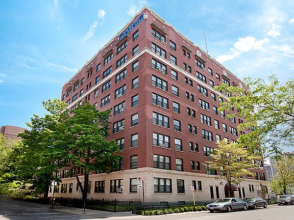 3rd image of 4157 N Clarendon Ave APT 0109