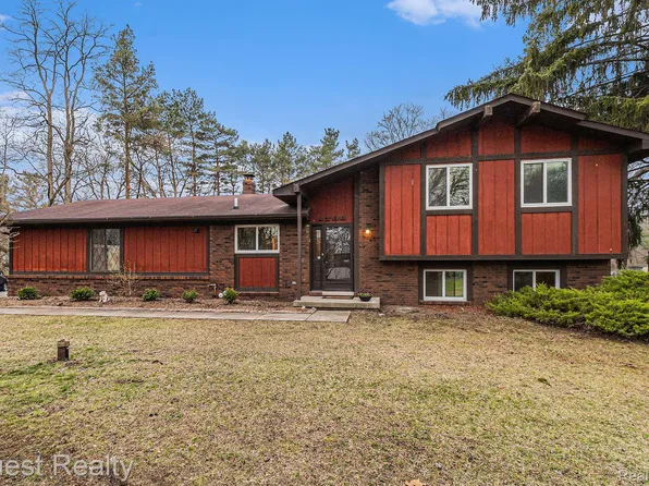 1780 Dunwoodie St, Ortonville, MI 48462