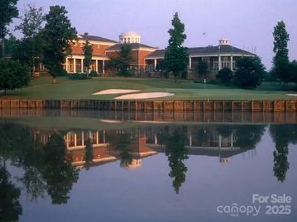 19310 River Falls Dr, Davidson, NC 28036