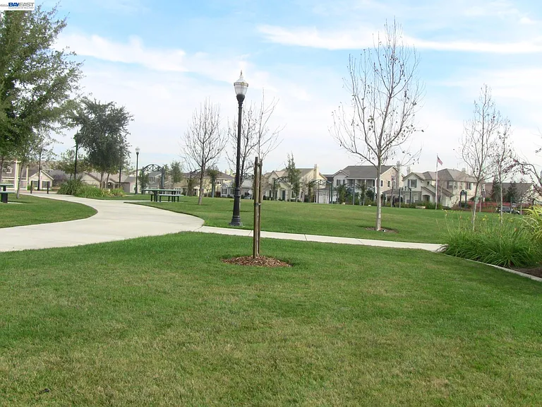 1336 Tiffany Dr — Photo 20