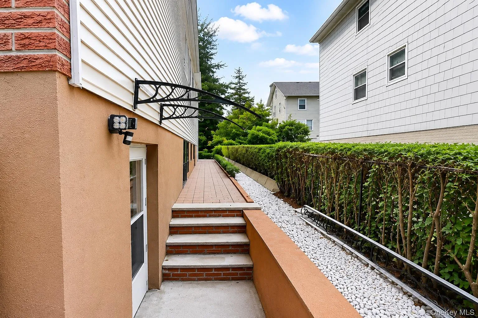 1 bed, 1.0 bath, 575 sqft, $1,950 — Photo 1