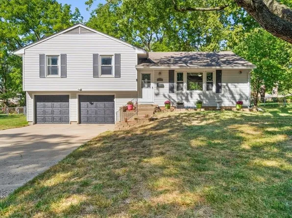 4820 Melrose Ln, Shawnee, KS 66203