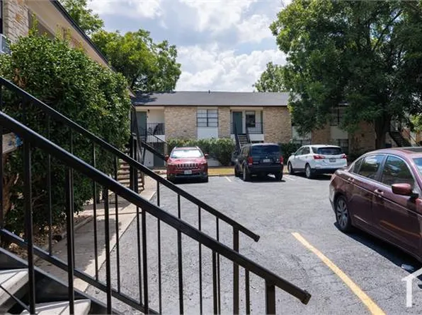 103 Smith Ln, San Marcos, TX 78666