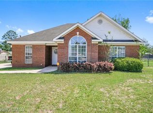 208 Merida Ct, Saraland, AL 36571