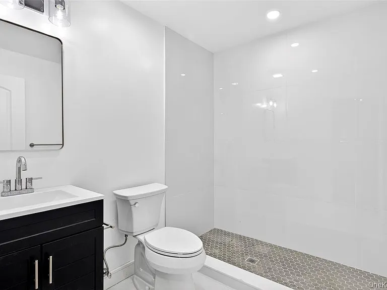 37 Corchaug Ave #B — Photo 16