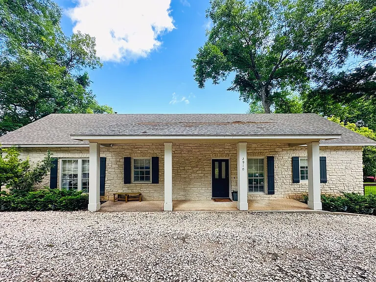 2910 Edgewater Dr — Photo 38
