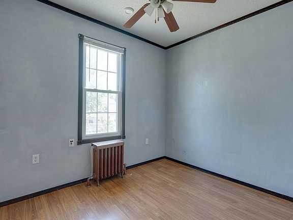 4th image of 618 W 17th St