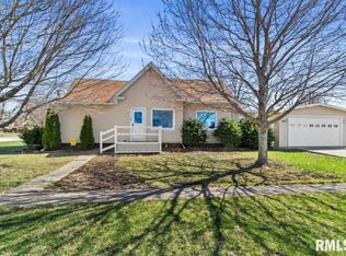 306 N Jackson St, New Berlin, IL 62670