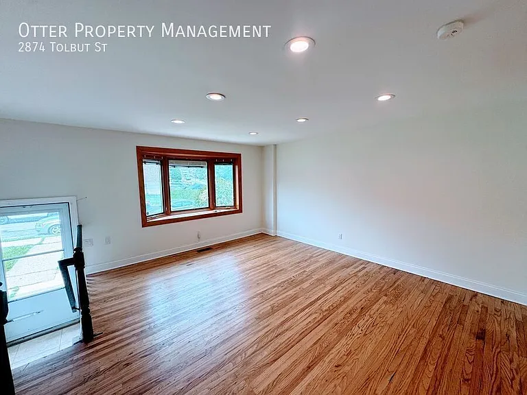 2874 Tolbut St — Photo 8