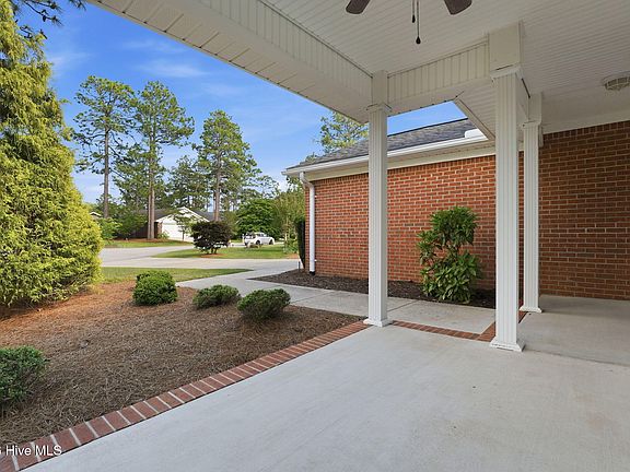 5th image of 680 Pinehurst Trace Drive