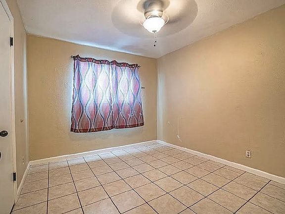 5th image of 10316 Hollyhock Dr