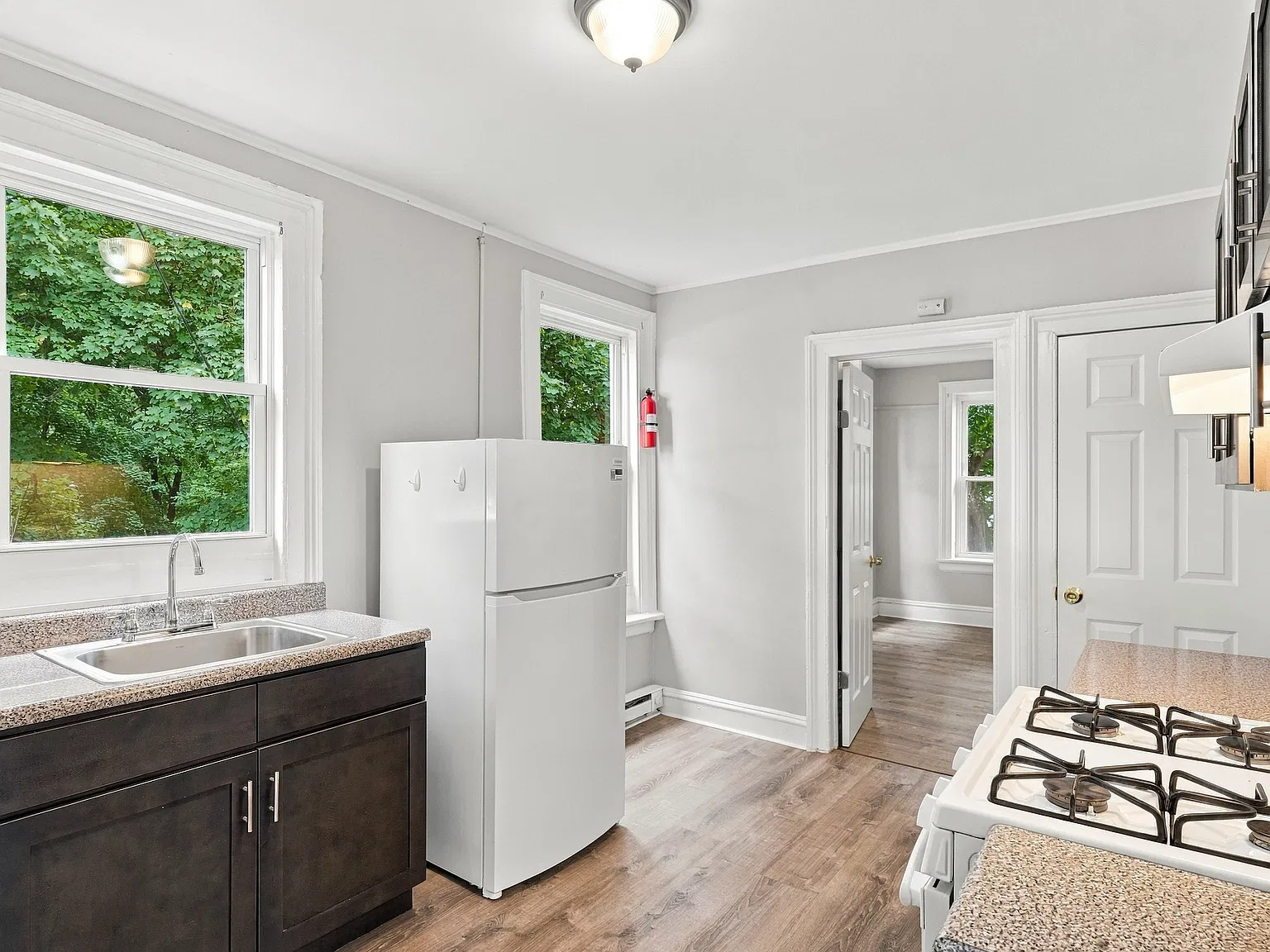 177 W Parmenter St — Photo 1