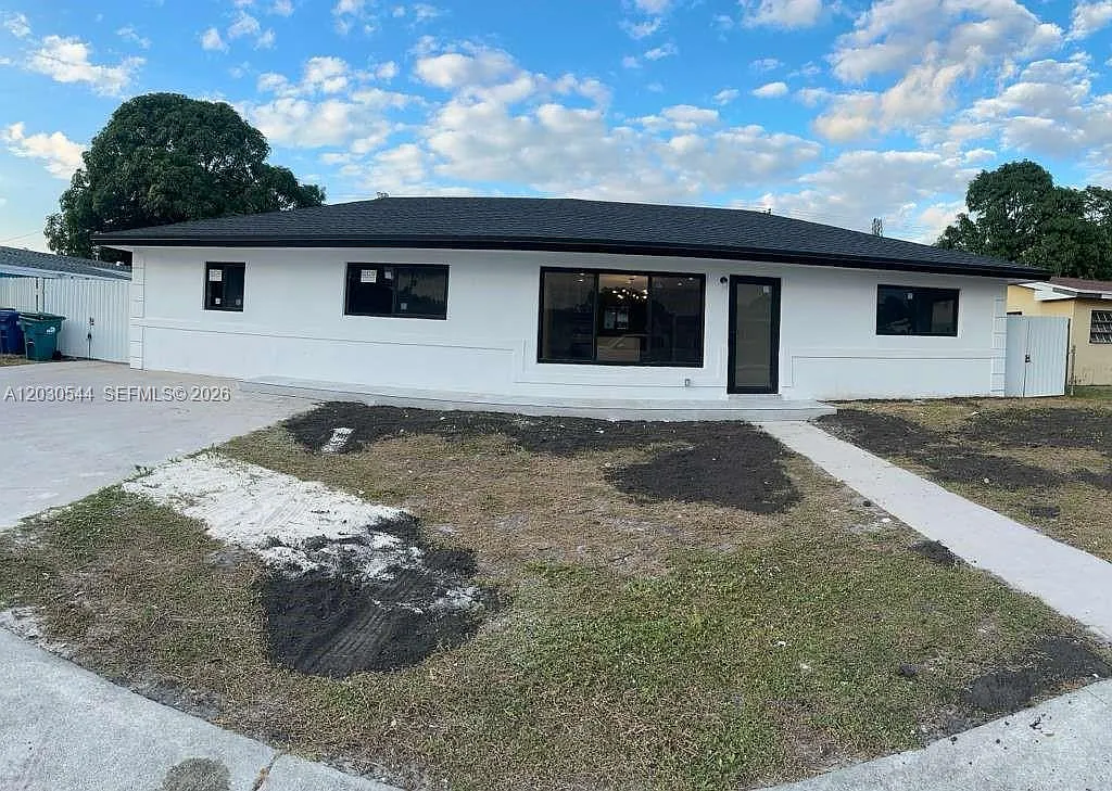 Windward Estates Sec 1 — Photo 1