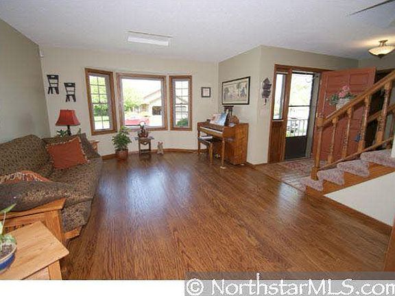 2nd image of 14912 Oakland Avenue