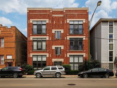 3057 N Clybourn Ave APT 3S, Chicago, IL, 60618