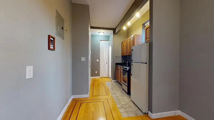 Rented by Bond New York | media 15