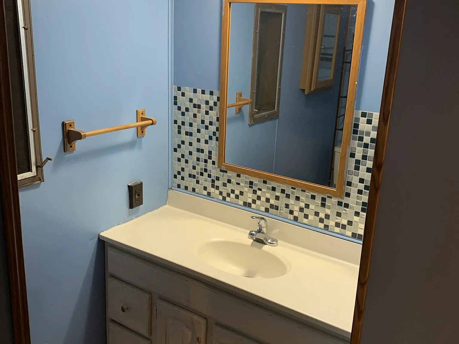 2 bed, $900 — Photo 3