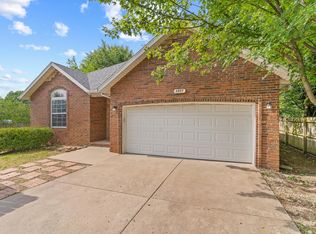 3977 W Beechwood St, Springfield, MO 65807
