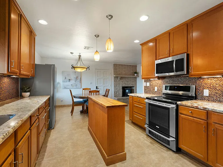 334 W Horseshoe Ave #8 — Photo 7