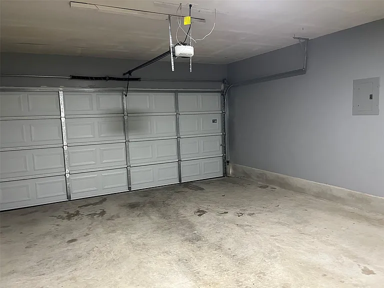 15106 Chamberlain Ct — Photo 11