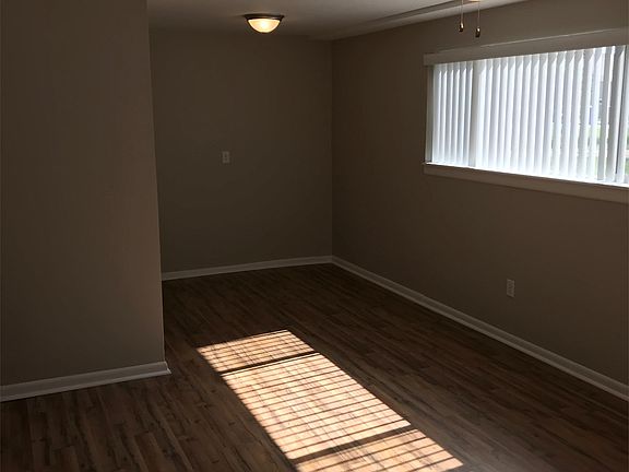 3rd image of 165 E Leslie Ave APT 2