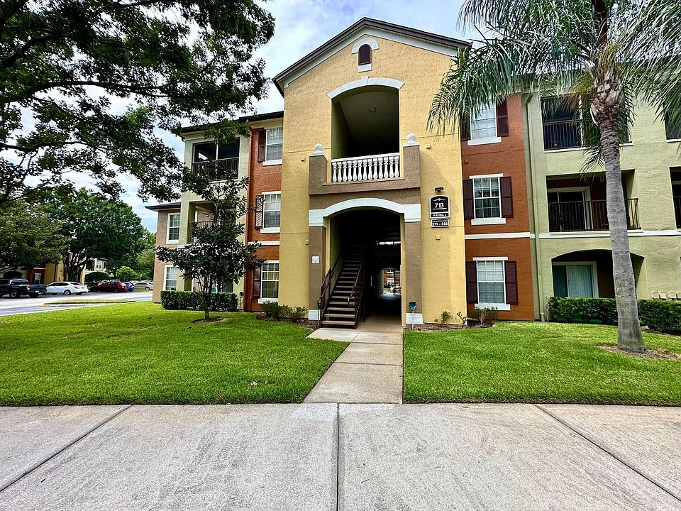 713 Crest Pines Dr #221