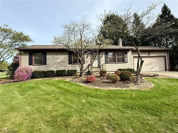 6099 Glenridge Rd, Youngstown, OH 44512