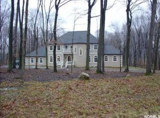 12185 Falls Rd, Chardon, OH 44024