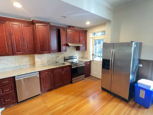 11 Worthington St, Roxbury, MA 02120