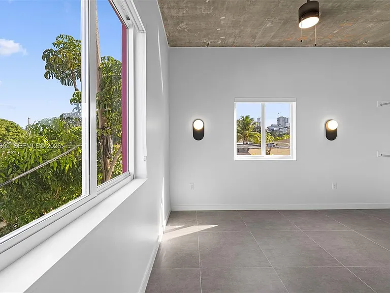 315 NW 32nd St #306 — Photo 14