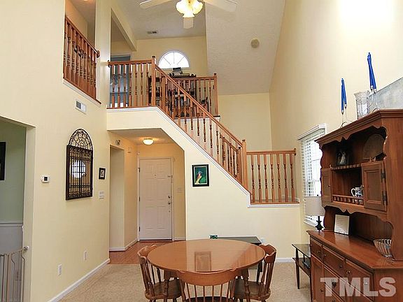 3rd image of 8 Birkdale Ct